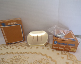 Vintage Franklin Brass Washroom Accessories Soap Dish in the Antigua Collection, Polished Brass, New Old Stock