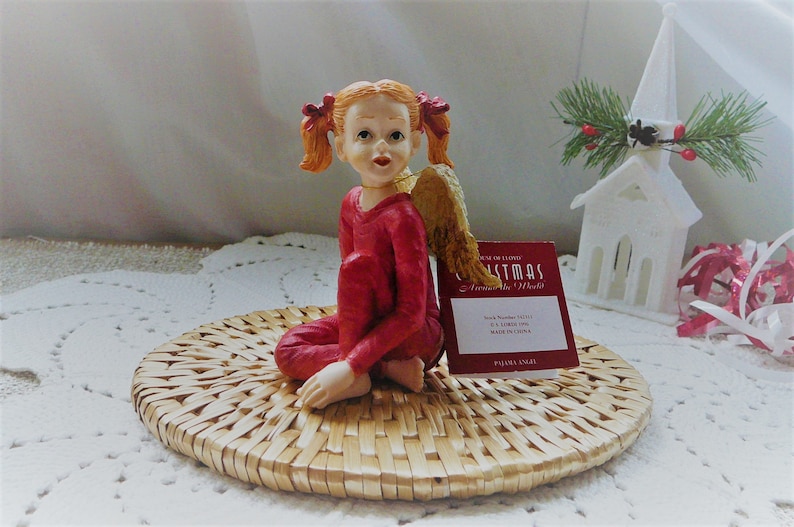 Vintage Christmas Around the World Piżama Angel Mała Dziewczynka od House of Lloyd 4 x 3 x 3 zdjęcie 1