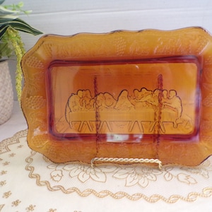 Vintage Lord&#39;s Supper Tray, Tiara Exclusive The Lord&#39;s Last Supper Bread Tray, Amber 11&quot; x 7&quot; Indiana Glass, Includes Plate Stand