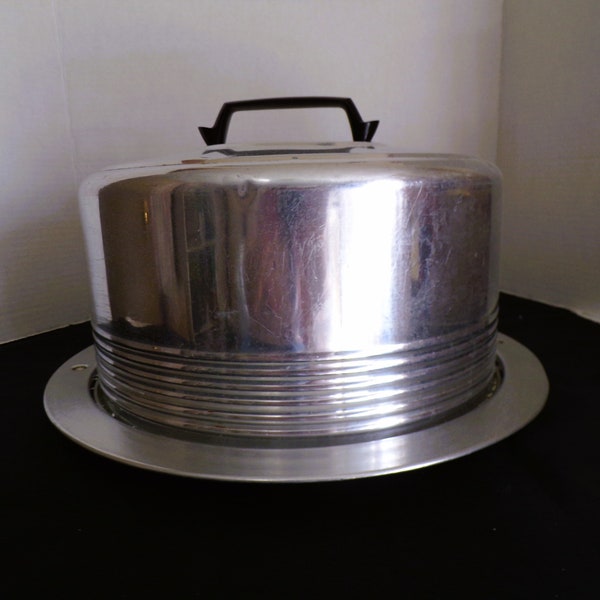 Vintage Quality Aluminum Cake Keeper/Cover with Locking Lid Regal Ware Aluminum, Made in USA