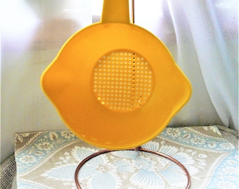 Vintage Genuine Tupperware 1 QT Colander/Strainer and 2 QT. Colander/Strainer