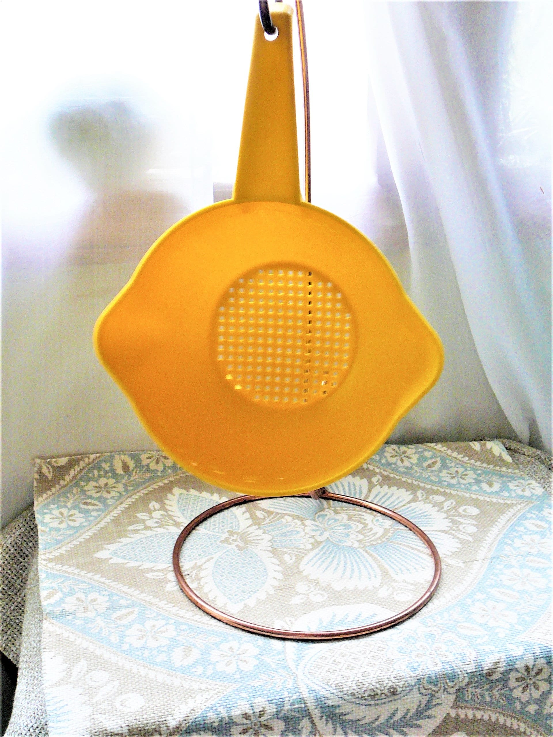 Vintage Genuine Tupperware 1 QT Colander/Strainer and 2 QT. Colander/Strainer