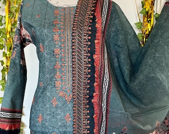 Salwar Kameez pakistaní: Traje de césped bordado - Verde, grande