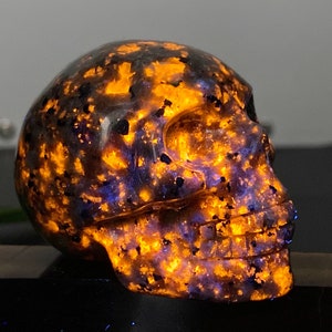 2&#39;&#39; Natural Hand Carved Flame&#39;s Stone Skull，Crystal Skull，Skull Carved，Gemstone Carved Skull，Crystal Skull Healing Stone,Crystal Gifts
