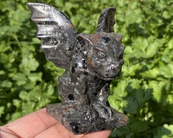 3.4'' Natuurlijke Hand gesneden Yooperlite Gargoyle, Crystal Skull, Gargoyle Carved, Gargoyle Carving, Home Decor, Crystal Healing, Kerstcadeau 1PC