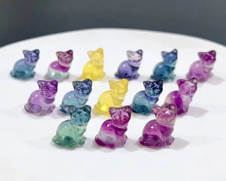 Mini Natural Rainbow Fluorite Carved Cat，Quartz Crystal Carved ,Fluorite Cat Carving,Crystal Pendant,Reiki Healing，Crystal Gifts
