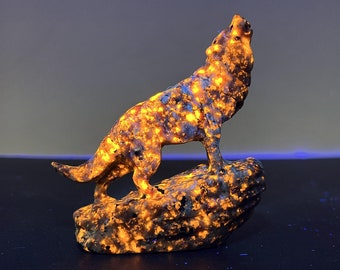 3.4" Natural Yooperlite Carved Wolf,Crystal Carved Wolf,wolf Carving,Wolf Statue，Reiki Healing,Home decoration,Christmas Gifts 1PC