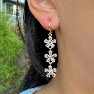 Flower Dangle Clip On Earrings for Women/Gold Floral Long Statement Clip On Earrings/Flower Drop Clip On Hoop Earrings