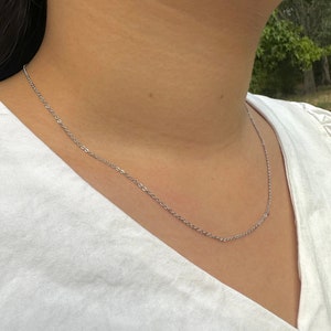 Delicata collana a catena portacavi in argento/girocollo a catena portacavi/collana a strati regolabile per donne/collana a catena portacavi minimalista