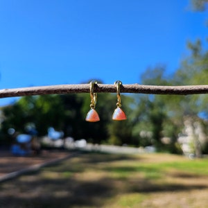 Boucles d'oreilles avec clip en éventail d'opale rose/Boucles d'oreilles pendantes minimalistes à clip pour femme/Boucles d'oreilles avec clip en pierres précieuses triangulaires dorées/Sans piercing image 10