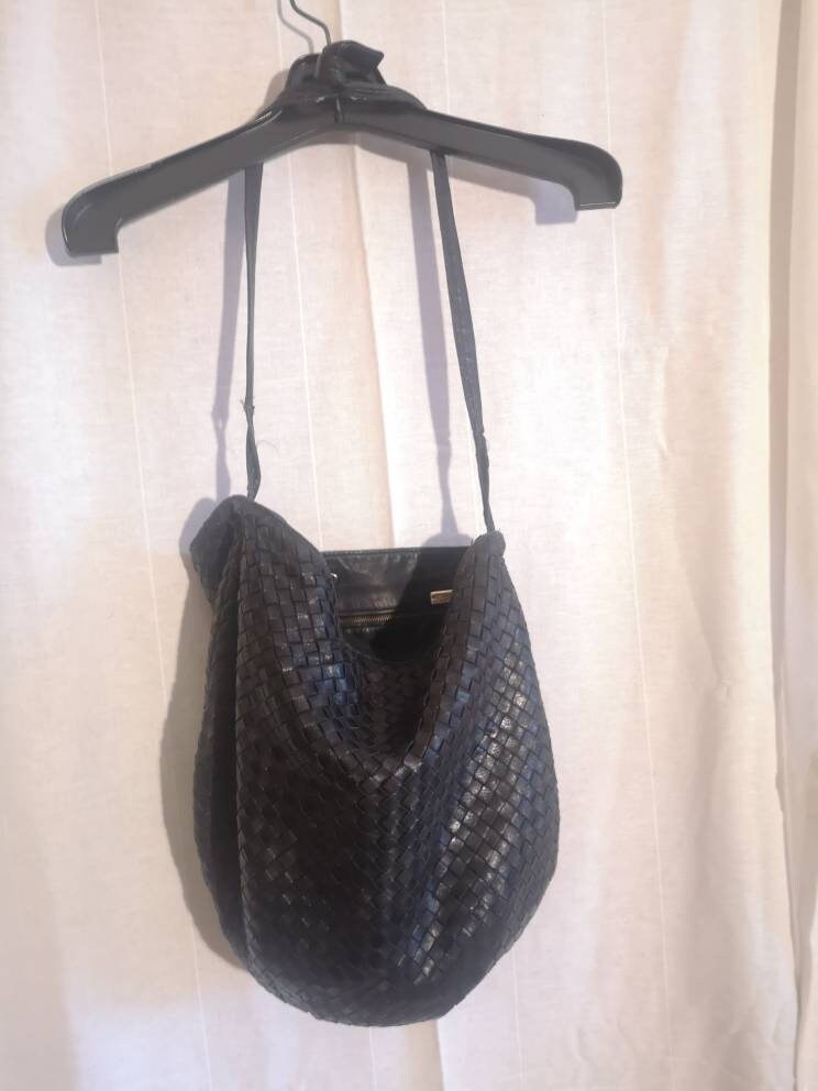 Bottega Veneta Medium Navy Intrecciato Hobo Bag — Rediscover Vintage