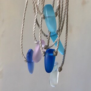 Stropdas op SEA GLASS WISH armband of ketting, inclusief een Make a Wish gedicht-kaart, geweldige kousvuller, geheime kerstman of bedankje vriend cadeau