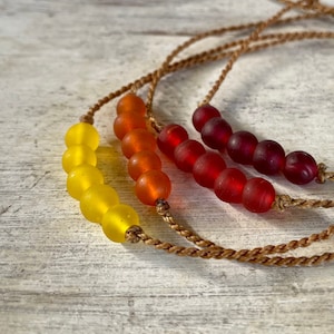 Handgefertigtes Strandarmband oder Fußkettchen aus Seeglas an handgesponnenem Inselseil, wählen Sie Ihre Größe/Farbe, wasserfester Surfer-Stil, Geschenk für Männer und Frauen