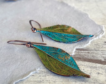 Pendientes colgantes de hoja de COBRE de pátina pintados a mano para mujer, pendientes de cobre de pátina rústica, regalo inspirado en la naturaleza para ella, estilo boho puro