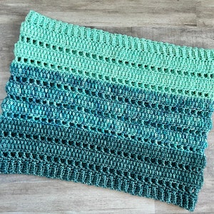 The Loch Lake Cowl CROCHET PATTERN