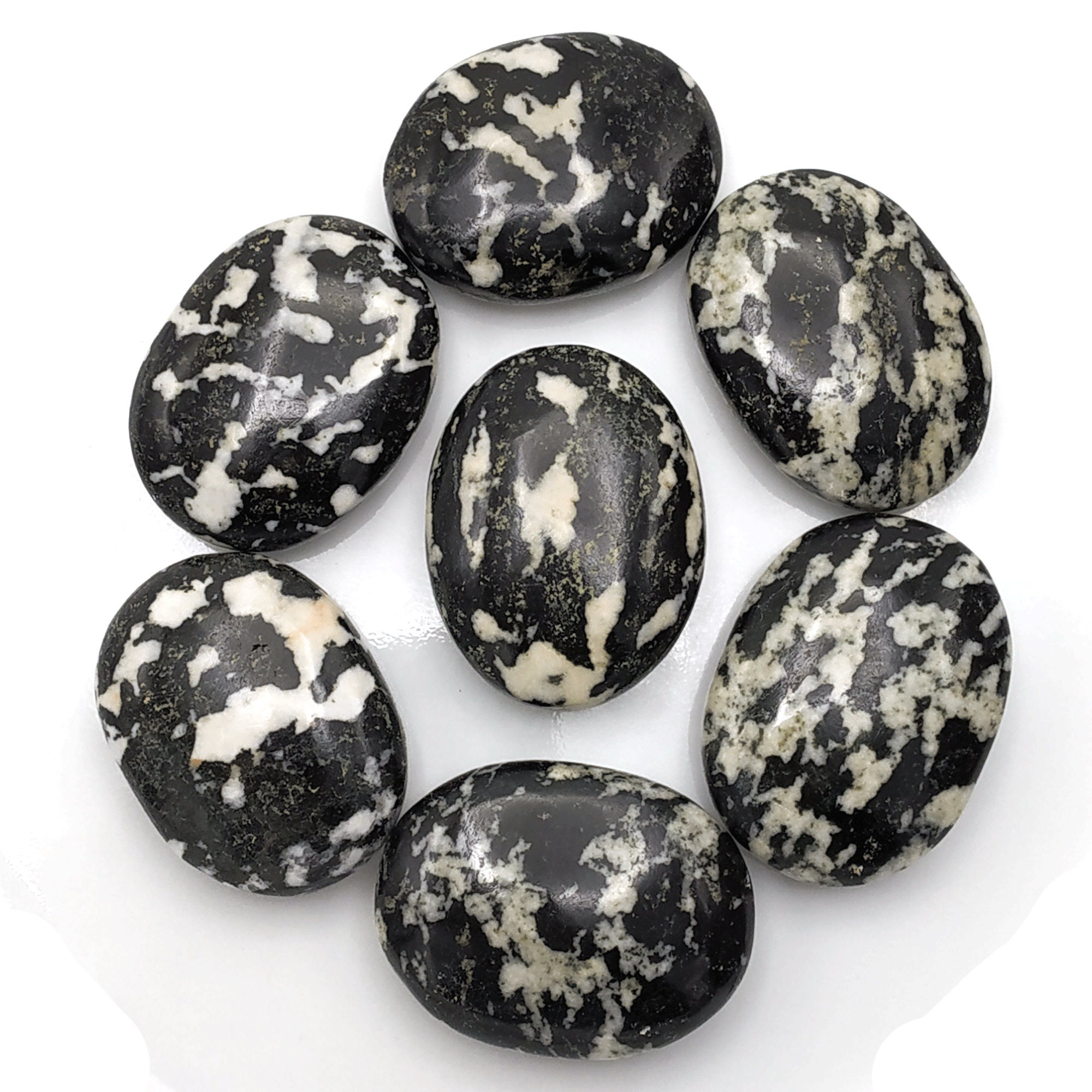 Black & White Tourmaline Palm Stone Cristal Polished Gemstone Crystal  Palmstone, Healing Crystals and Stones tourmaline Crystal 