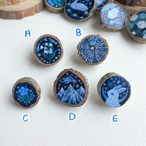 Originales mini alfileres/broches pintados con rodajas de madera hechos a mano y adornos colgantes / conjunto azul de ensueño imagen 2