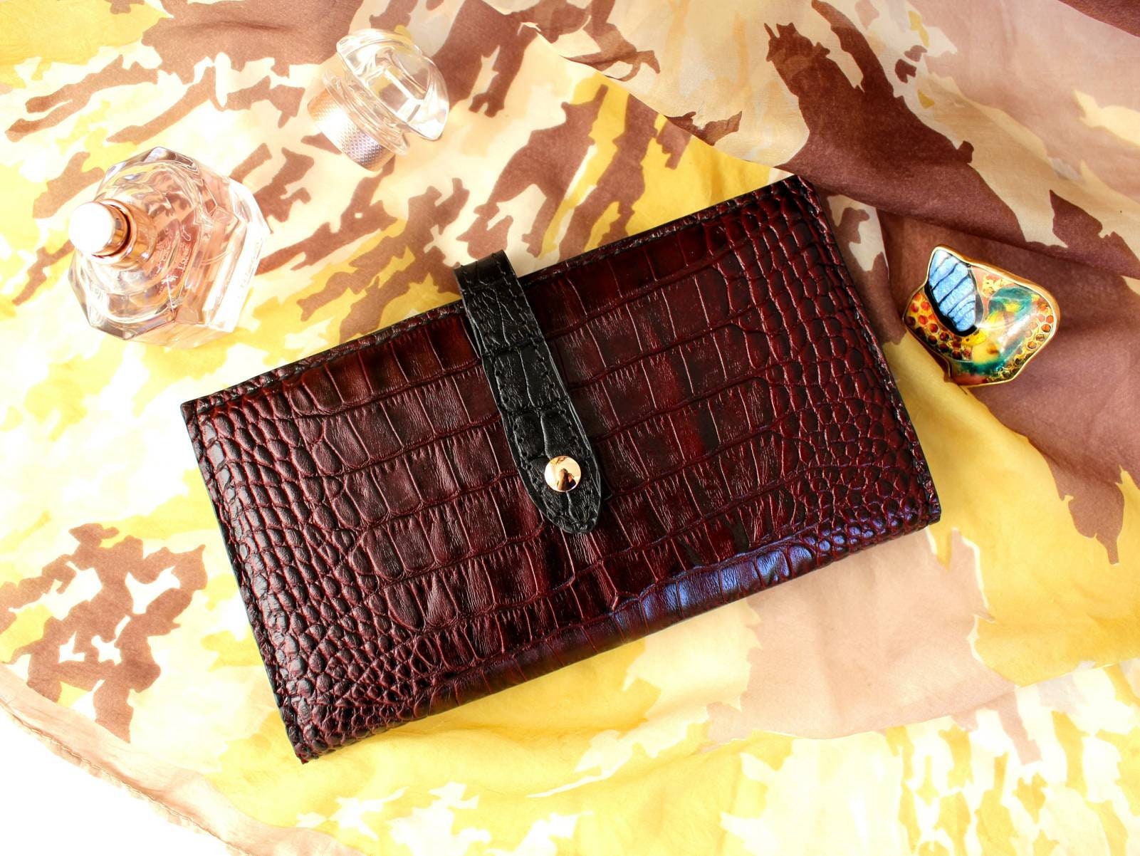 burgundy womens wallet