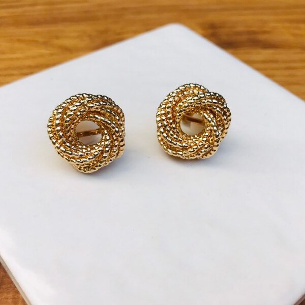 Sparkly Wreath CLIP ON earrings - Gold tone hoop wreath. Statement drop dangle earrings