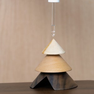 Hölzerne Diffusorkegel für ätherische Öle und Düfte: Hergestellt aus Schwarznuss-, Buchen- und Eschenholz