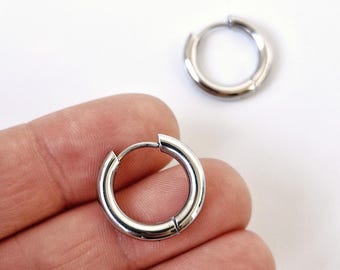 Kolczyki typu „huggie hoops” ze stali nierdzewnej 316L – zapięcie zatrzaskowe – grubość 3 mm