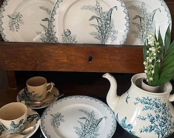 19ème siècle Saint Amand Assiettes Plates 22,5cm et 20,5cm Muget 3 pièces ensemble/1 Dinner Plate and 2 Dessert Plats 3p Set