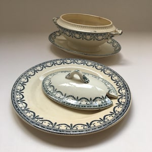 19th century Salin Louis XVI Sauce Boat and Dinner Plate 2p set Garland