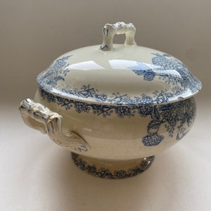 Clairefontaine soup tureen 19th century