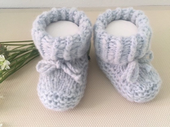 Baby shoes hand knitted size 16-18 