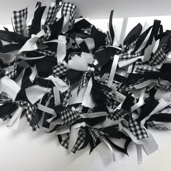 Black and White Garland - Etsy