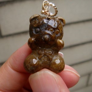 29 mm 14K Gold Filled Bail Braun Gelb Grade A Natürlicher Jadeit 3D Cute Teddybär Anhänger Edelsteine W Zertifikat 507