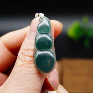 40MM Certified Natural Grade A Guatemalan Icy Translucent Blue Jadeite Jade Peapod Pendant Sterling Silver Bail Jewelry 天然高冰危蓝色翡翠福豆吊坠 2079