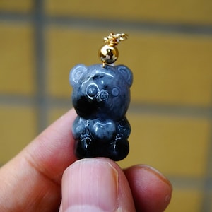 23 MM 100% natürliche unbehandelte Klasse A schwarzer Rauch Wuji Jadeit handgemachte geschnitzte Bär Gold gefüllt Silber Kette Anhänger Edelstein