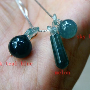 Colgante minimalista de jadeíta azul cielo translúcido, 100 % natural, sin tratar, de grado A, con piedras preciosas