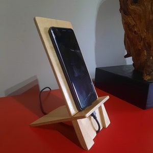 Handgefertigter Telefonständer aus Holz