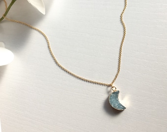 Druzy Crystal Moon Necklace 14k Gold Filled Chain Raw Gemstone Necklace Crescent Moon Pendant Pale Blue Quartz Small Druzy Geode Pendant