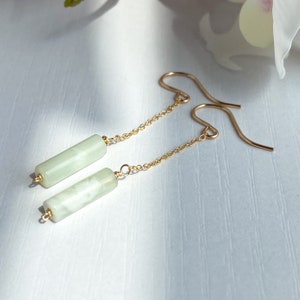 Hellgrüne Jade Kette Ohrringe, Sterling Silber 14k Gold Roségold filled, zierliche Jade Säule Tube Edelstein Kette Tropfen Haken Ohrringe