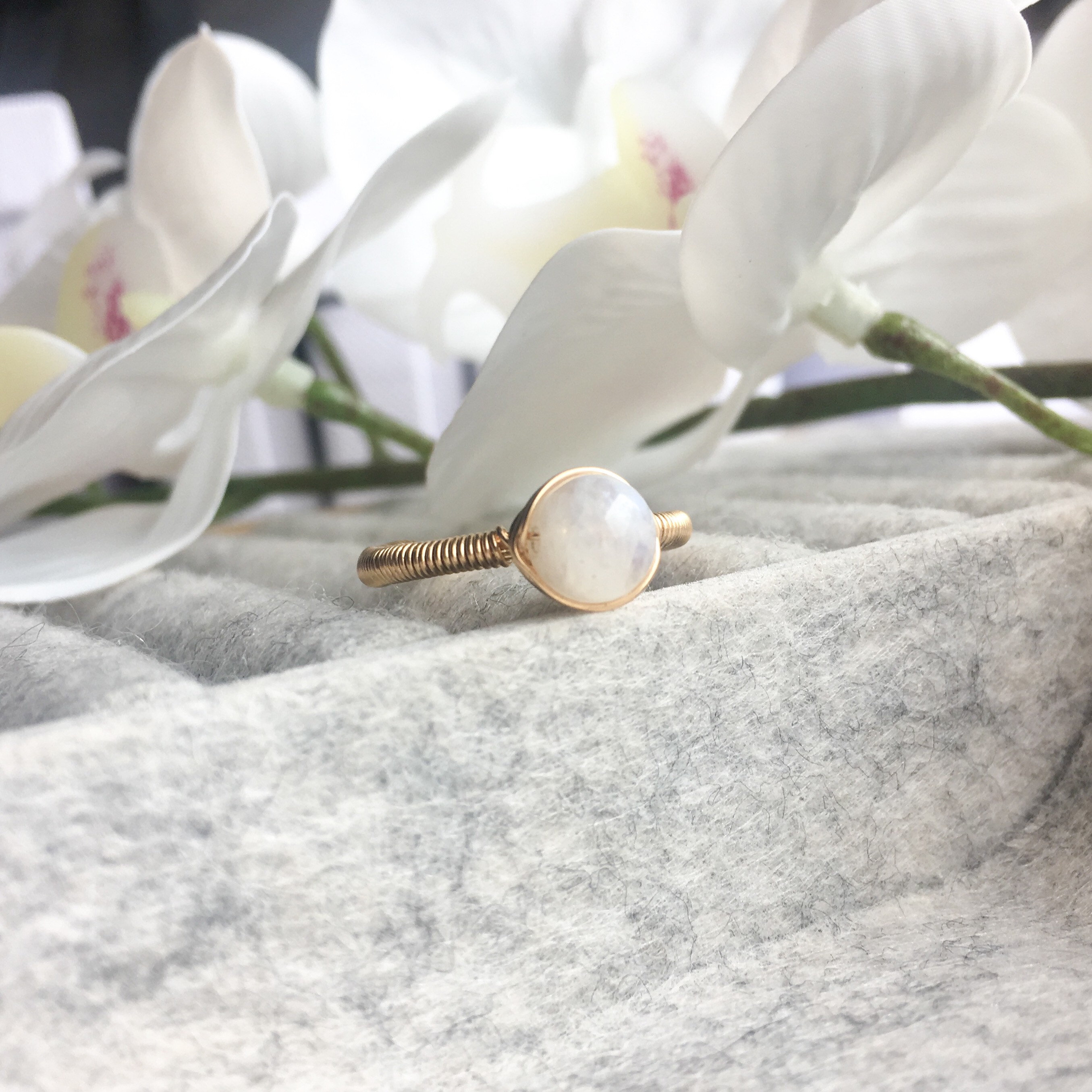 14kt 5.68 Moonstone Ring .42 TCW