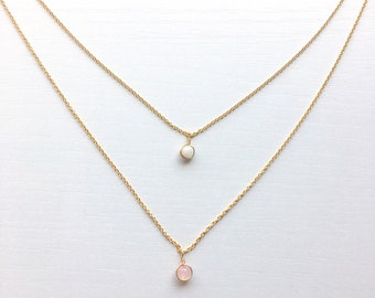 Collier superposé Dainty Moonstone & Rose Quartz, Collier en or sterling 14k Or/Rose Gold, Pendentif arc-en-ciel blanc minuscule, collier à deux couches