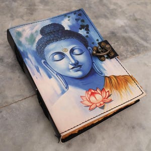 Diario in pelle di Buddha Libro degli incantesimi vuoto Libro delle ombre Grimorio Diario Quaderno di scrittura di viaggio Carta antica con bordo frastagliato Sole e luna Malocchio