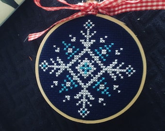 Blue/white snowflake Christmas tree ornament