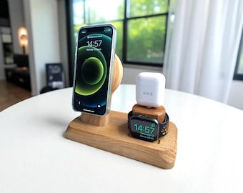 Handcrafted Oak 3-in-1 Charging Station: MagSafe Dock for iPhone, Apple Watch, AirPods