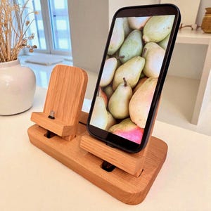 Handcrafted Solid Oak Dual Phone Charging Dock: USB-C, iPhone, Pixel, Samsung