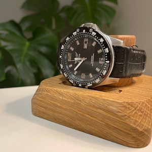 Watch stand, Solid Oak holder for single watch - Father of the bride gift, Best Man, 5th anniversary gift for him, can be personalised