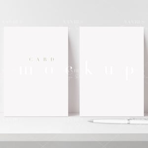 Maquette de carte simple 5x7 / Design minimaliste / Maquette de carte de vœux numérique moderne / Maquette d’invitation de fête de mariage / JPG PSD Smart Object / H21