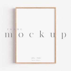 Mockup de moldura de madeira A4/Mockup moderno e fino com moldura vertical digital/Mockup minimalista e limpo/Exibição de arte em moldura/JPG PNG PSD Smart/M455