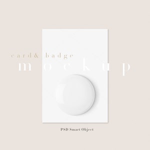Karte & Anstecker Mockup/Kleidung Pin Button Mockup/3,5x5 Karte Mockup/Badge Sublimation/Simple Minimal Badge Card Display/PSD Smart Object/M457