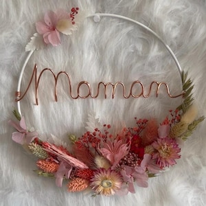 Mother&#39;s Day wreath with dried and stabilized flowers