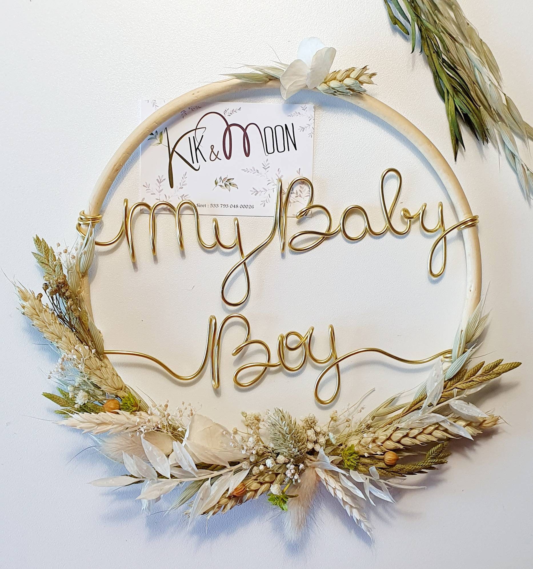 Couronne Florale en Rotin Fleurs Séchées Personnalisée avec 1 Mot ou Prénom Fil Aluminium