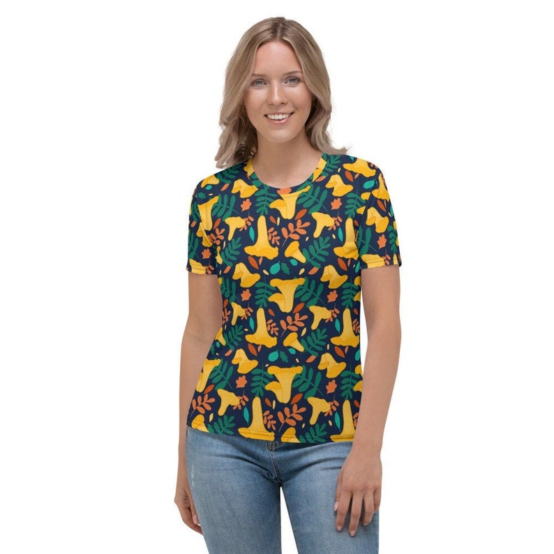 Chanterelle Mushroom Pattern Women's T-Shirt image 1